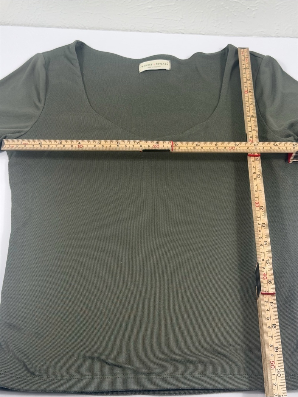 Frankee & Skylarr Olive Green Stretch Knit Top Women’s Large - Picture 4 of 6